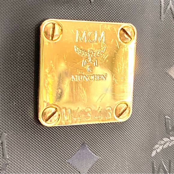 MCM Visetos Tote - Picture 11 of 15